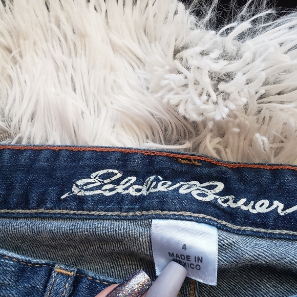 Womens size 4 Eddie Bauer bootcut jeans - Picture 2 of 3